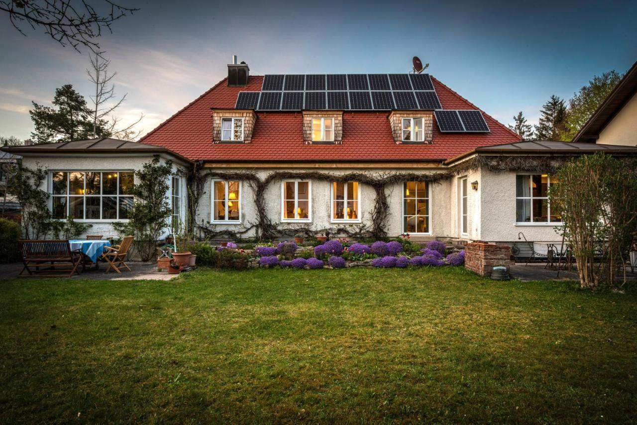 Muenchen- Pullach, Wohnen Im Gruenen Apartment Exterior photo